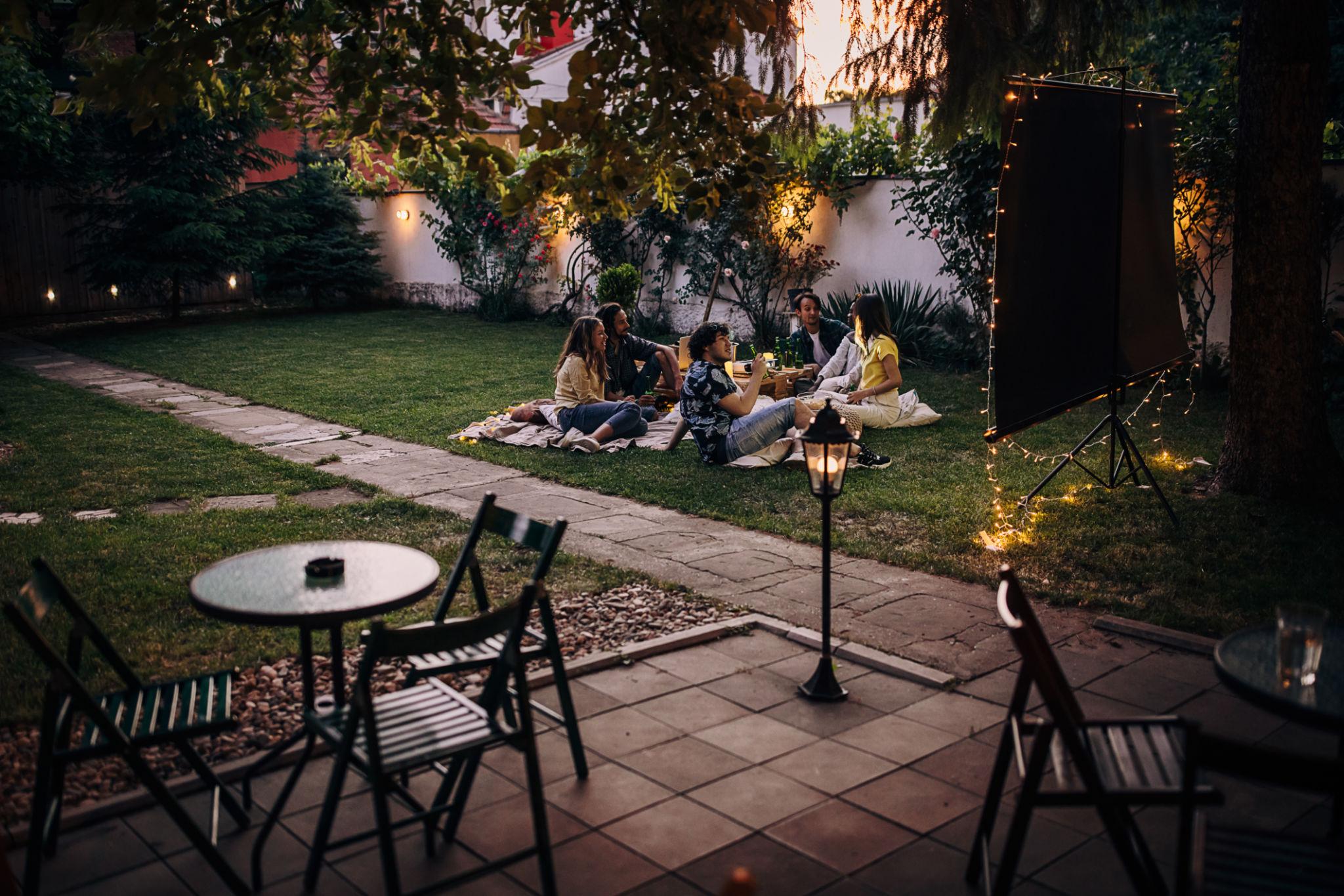 ScreenNest™ PocketCinema Pro Mini Projector